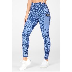 Fabletics On-the-Go High Waisted Blue Snake Pattern Leggings Size Small